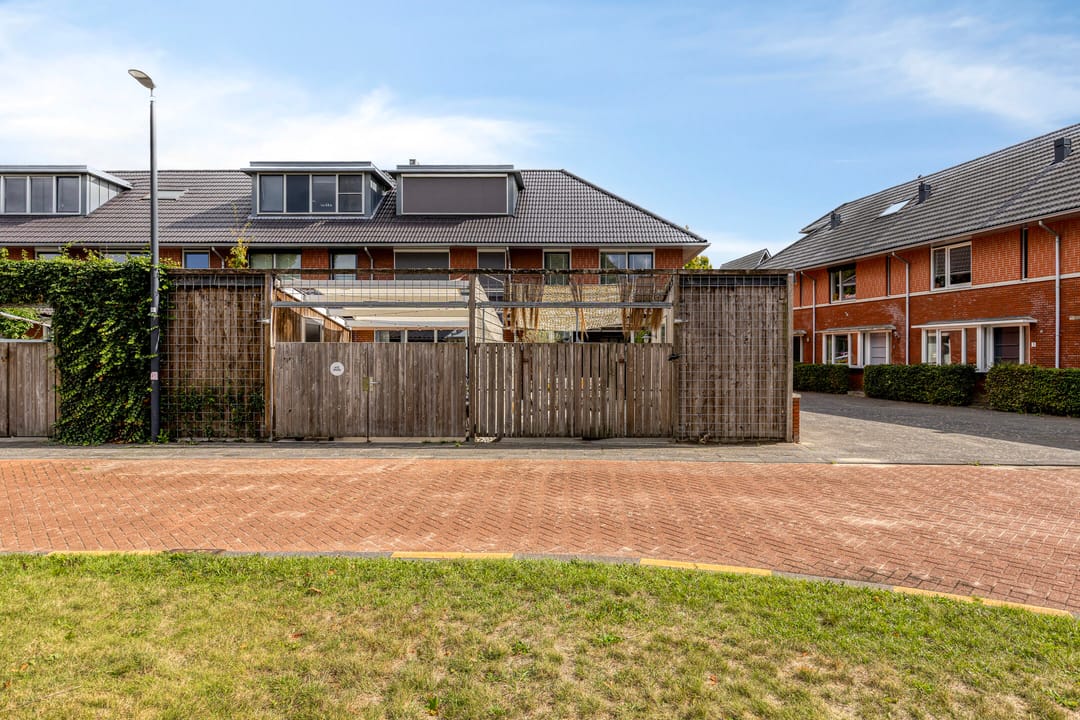 Spacious end house with 5 bedrooms in Nesselande — 41