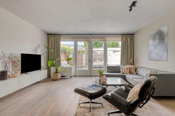 Photo 4 of Francis Picabiastraat 25