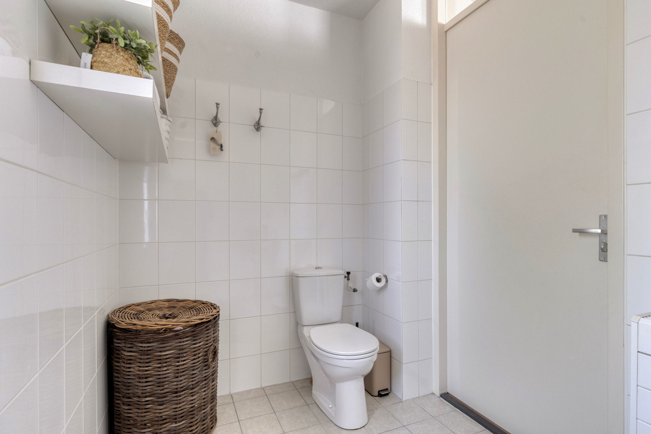 Spacious end house with 5 bedrooms in Nesselande — 24