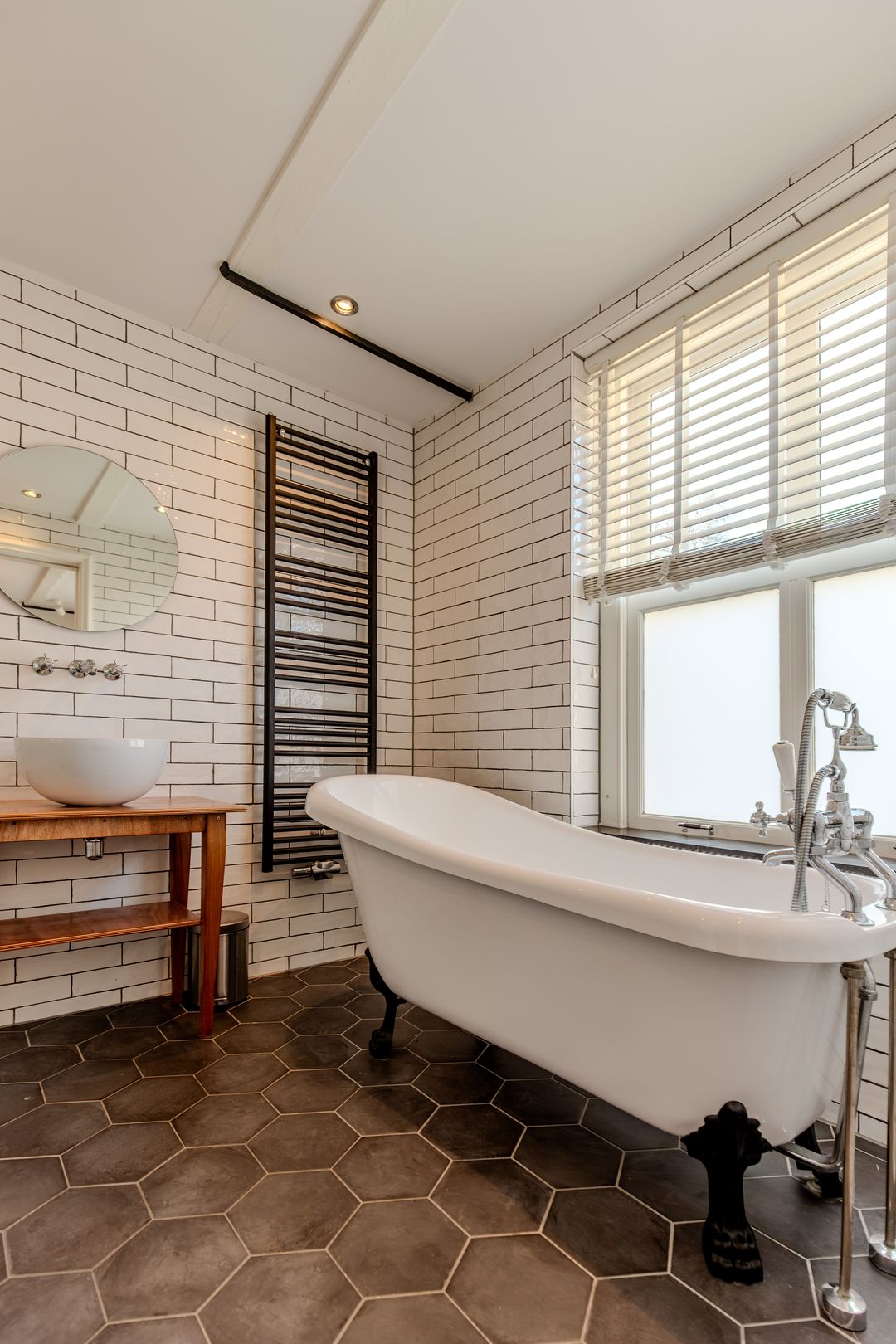 Luxurious Canal Apartment in Historic Monument Building — 15