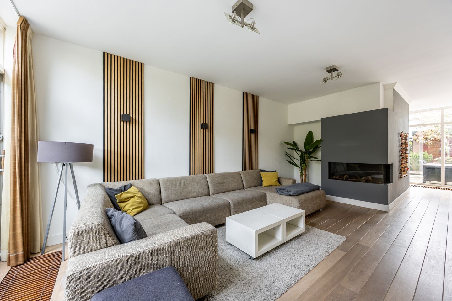 Photo 4 of Abraham van der Hulstln 74