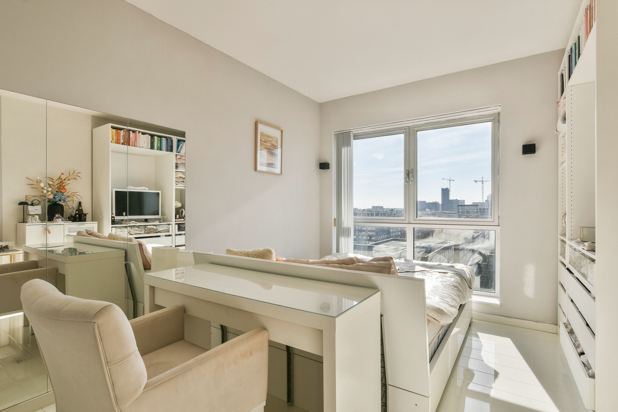 Luxurious Penthouse with Panoramic Views in Amsterdam Zuidoost — 21