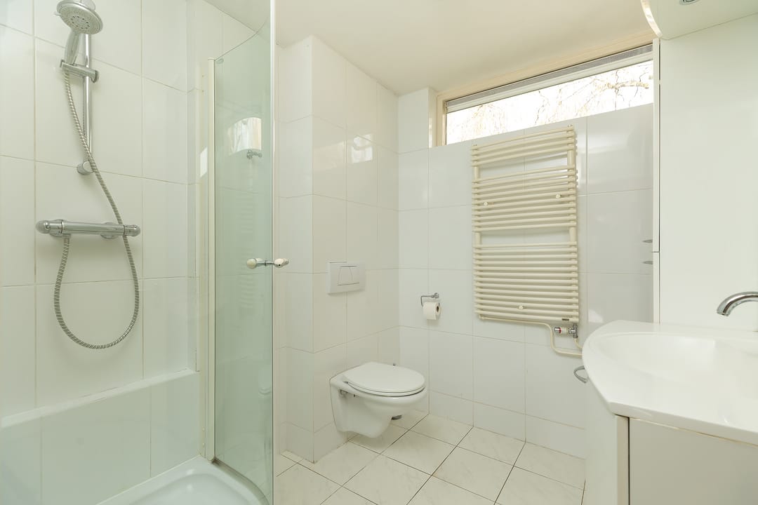 Well-maintained terraced house with 4 bedrooms in quiet courtyard location — 17