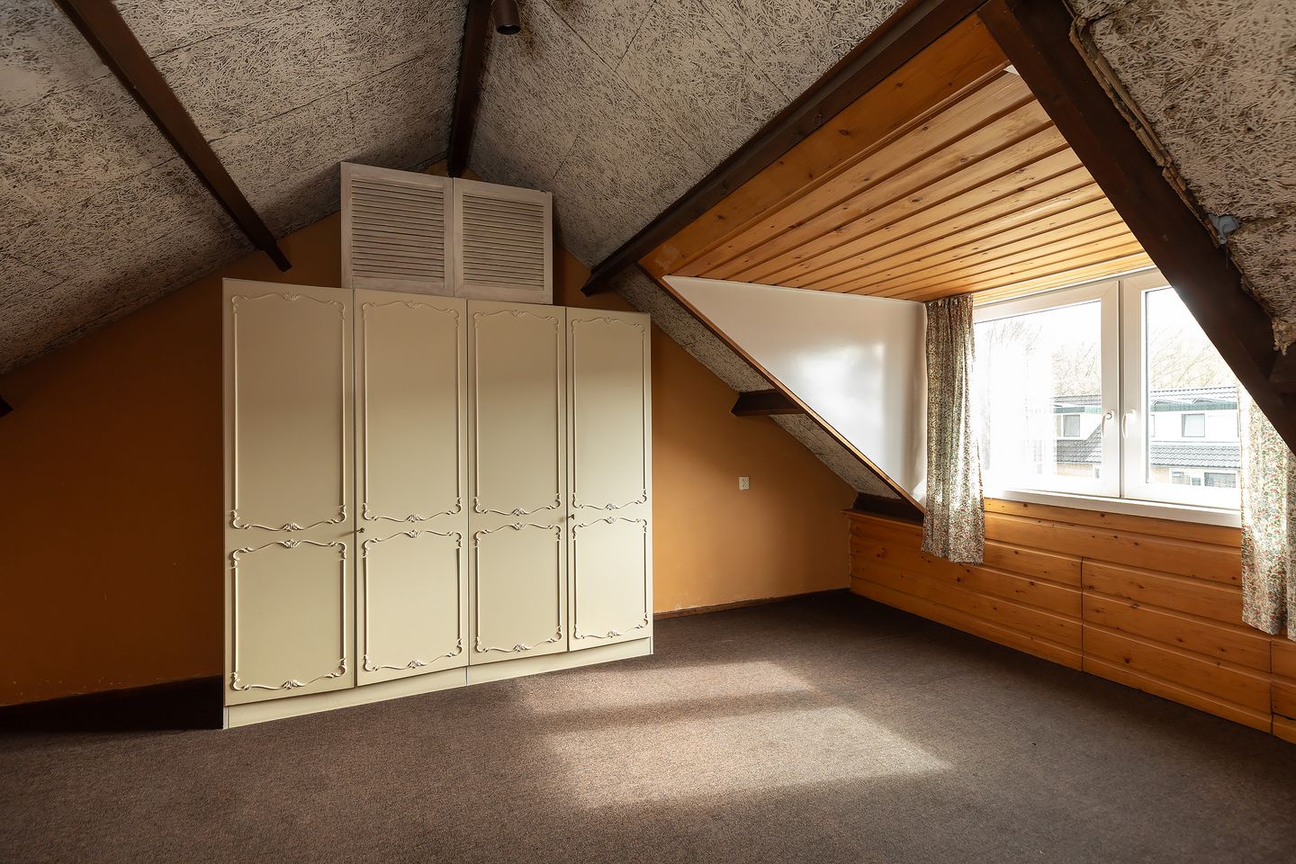 Well-maintained terraced house with 4 bedrooms in quiet courtyard location — 19