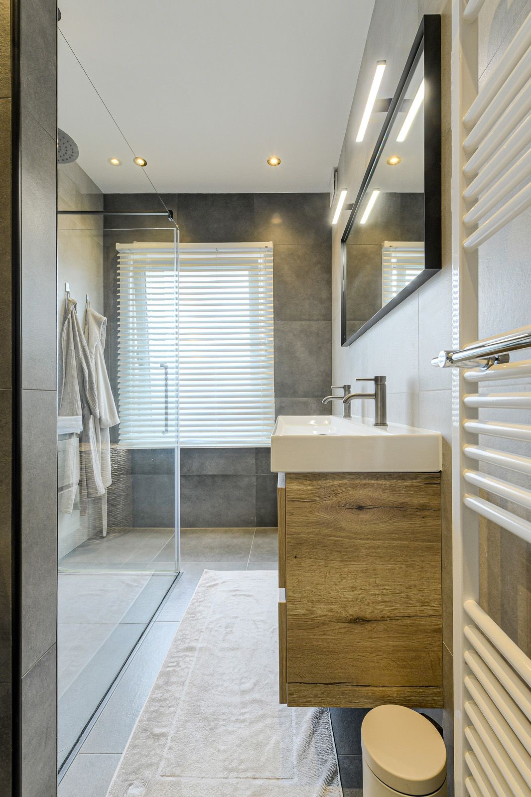 Foto 31 van van Duijvenvoordestraat 38