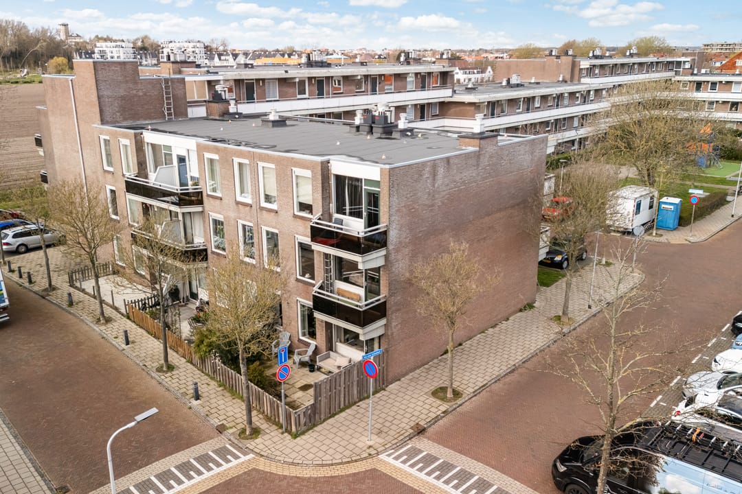 Modern Renovated Corner Apartment with Southwest Balcony in Central Noordwijk — 36