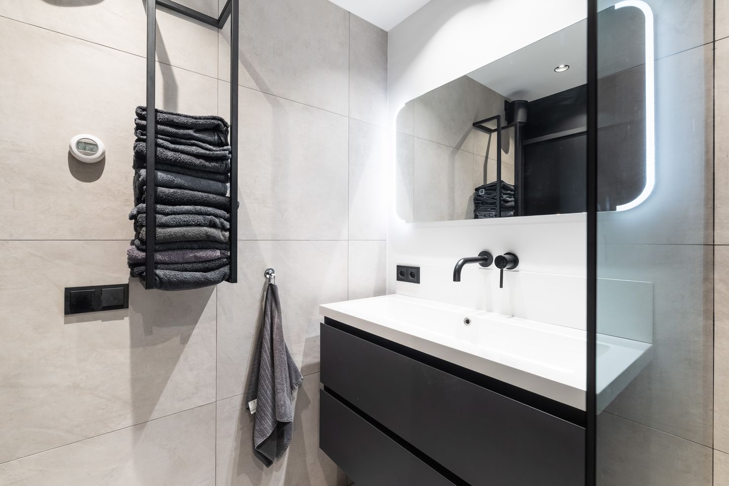 Modern Renovated Corner Apartment with Southwest Balcony in Central Noordwijk — 28