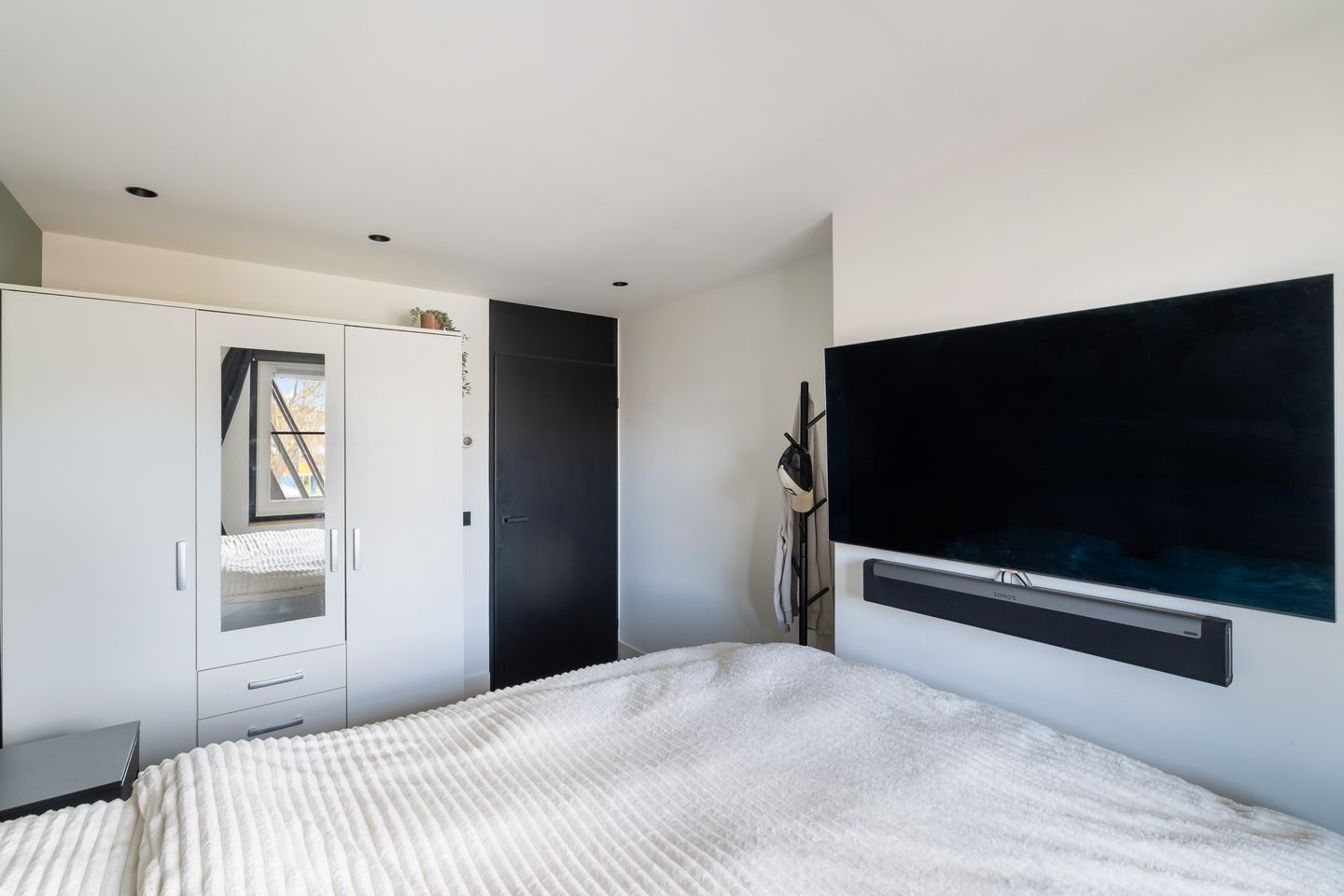 Modern Renovated Corner Apartment with Southwest Balcony in Central Noordwijk — 24