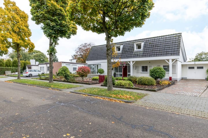 Photo 2 of Mevrouw van der Meijstraat 26