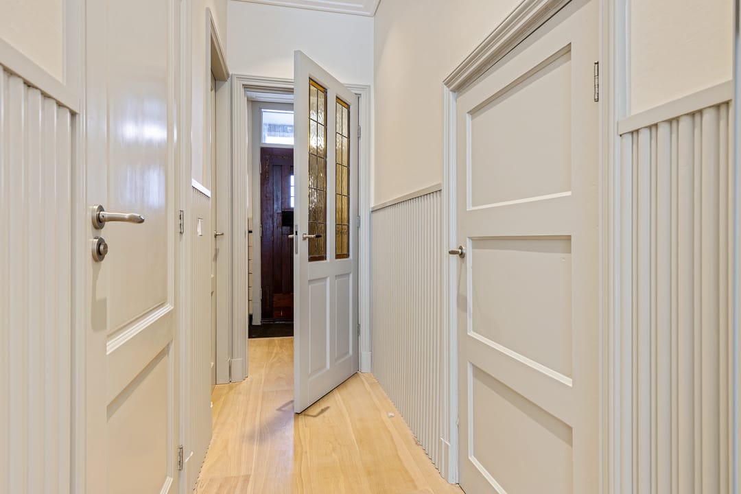 High-end renovated ground floor apartment with sunny garden and garden house in Hoofddorppleinbuurt — 26