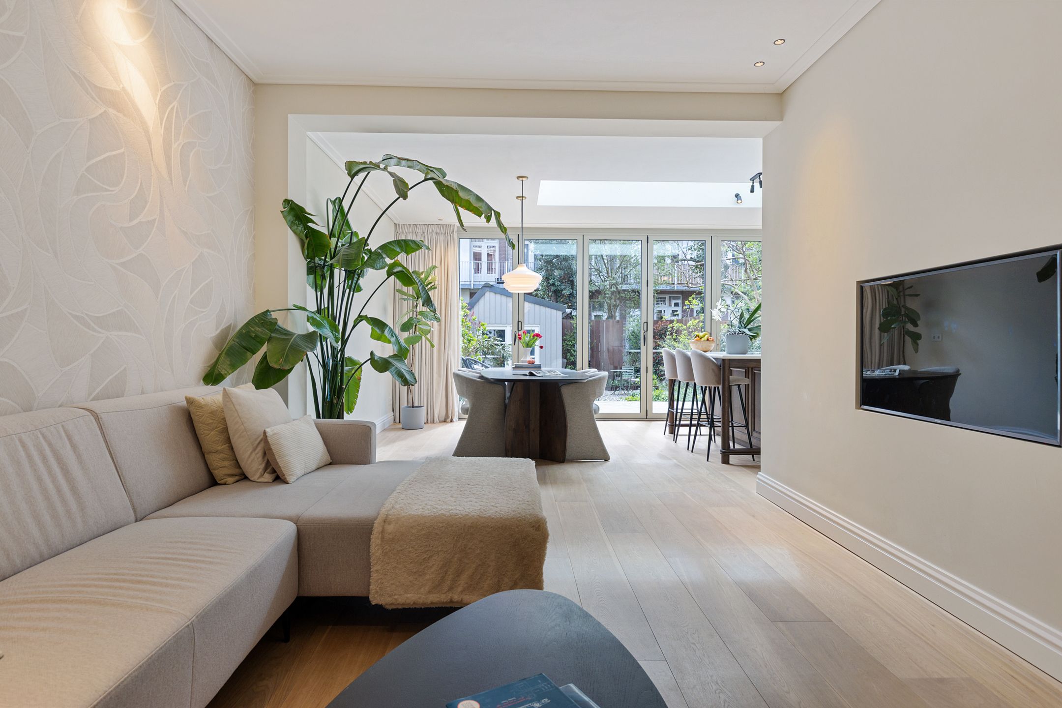 High-end renovated ground floor apartment with sunny garden and garden house in Hoofddorppleinbuurt — 16