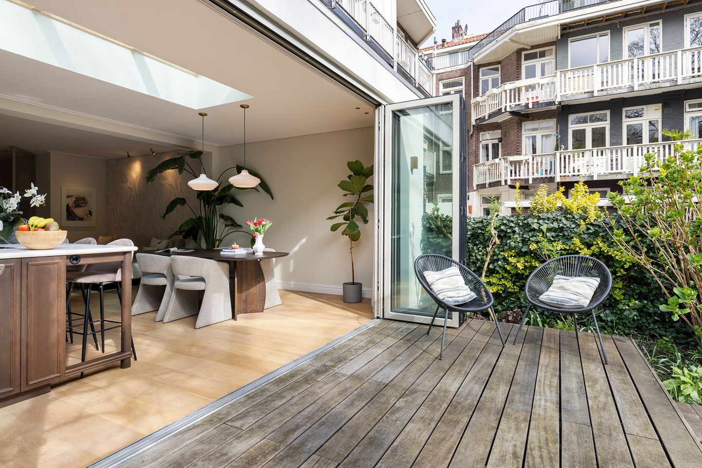 High-end renovated ground floor apartment with sunny garden and garden house in Hoofddorppleinbuurt — 17