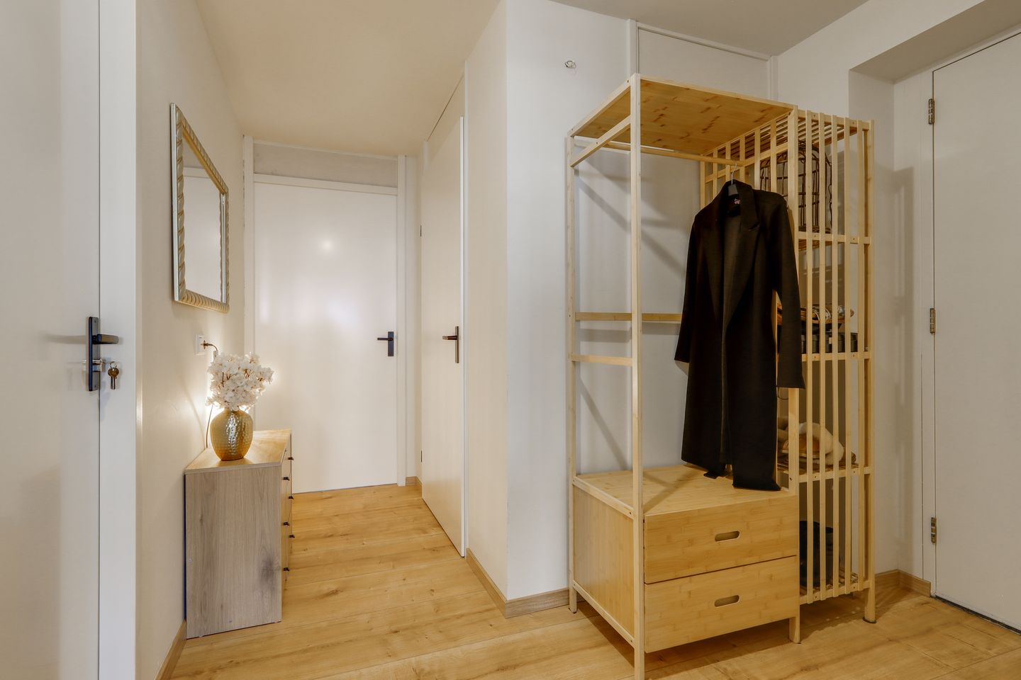 Light and Fully Renovated Apartment with Two Balconies in Hoofddorp Floriande West — 20