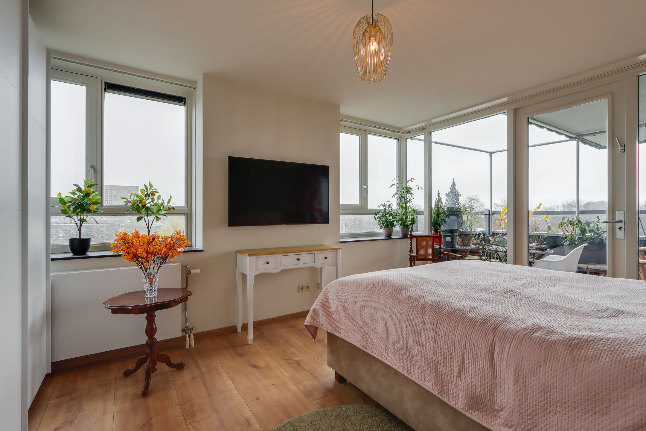 Light and Fully Renovated Apartment with Two Balconies in Hoofddorp Floriande West — 21