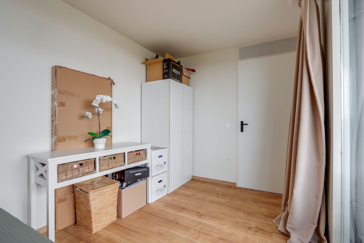 Light and Fully Renovated Apartment with Two Balconies in Hoofddorp Floriande West — 25