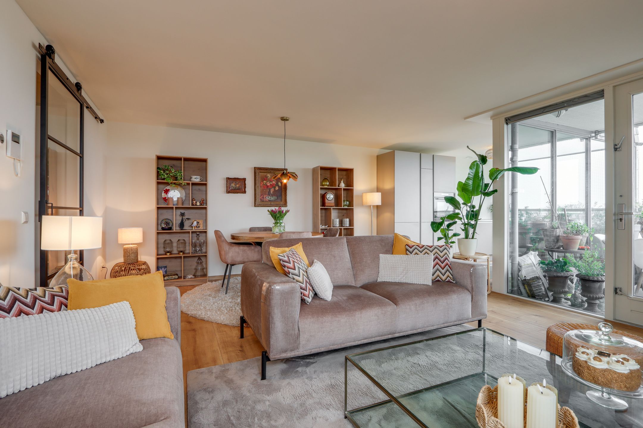 Light and Fully Renovated Apartment with Two Balconies in Hoofddorp Floriande West — 12
