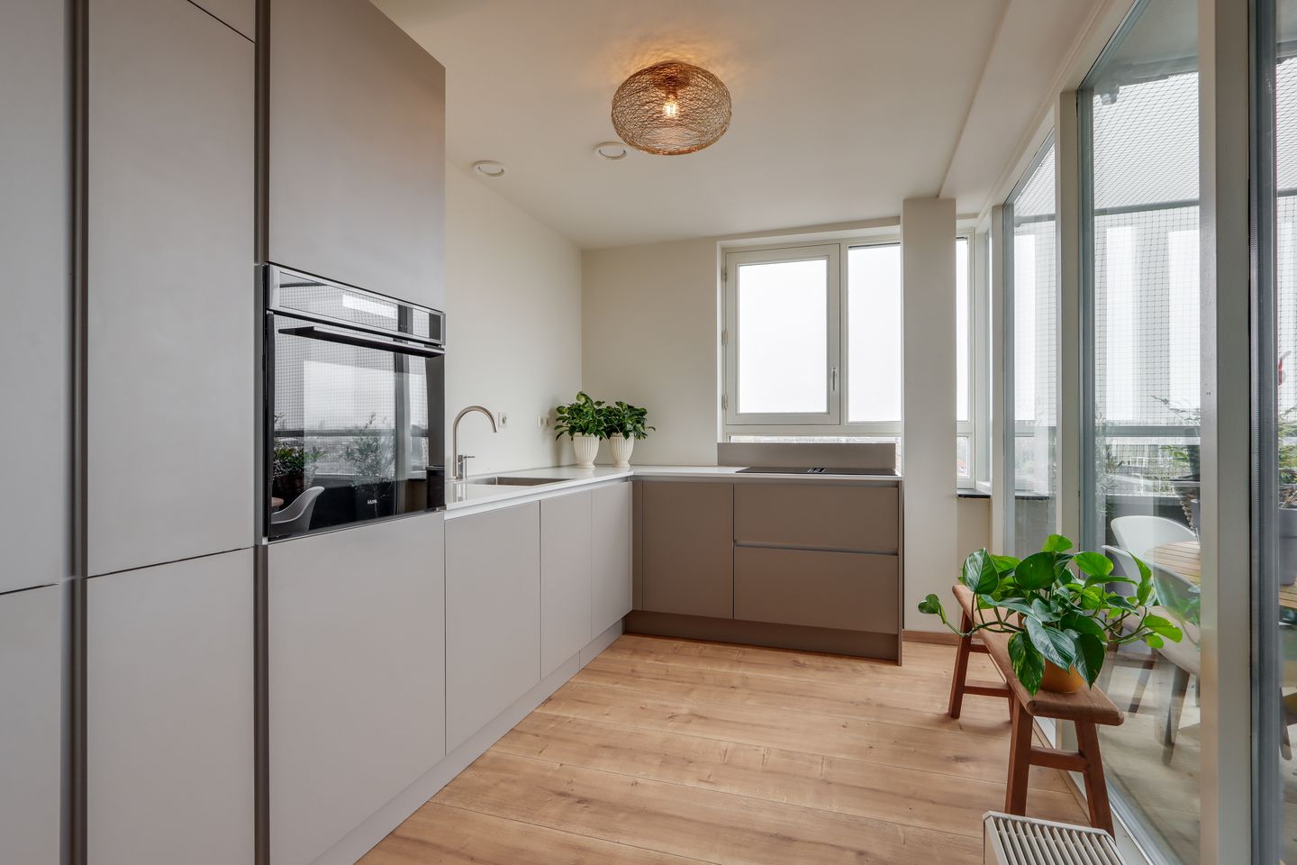 Light and Fully Renovated Apartment with Two Balconies in Hoofddorp Floriande West — 14