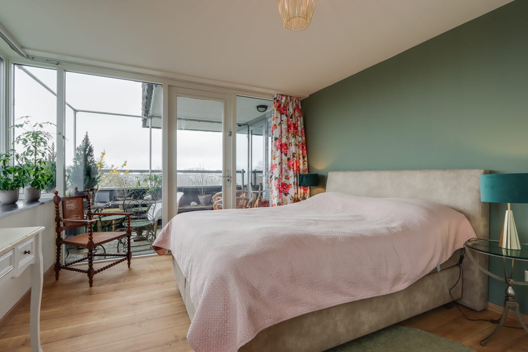 Light and Fully Renovated Apartment with Two Balconies in Hoofddorp Floriande West — 22