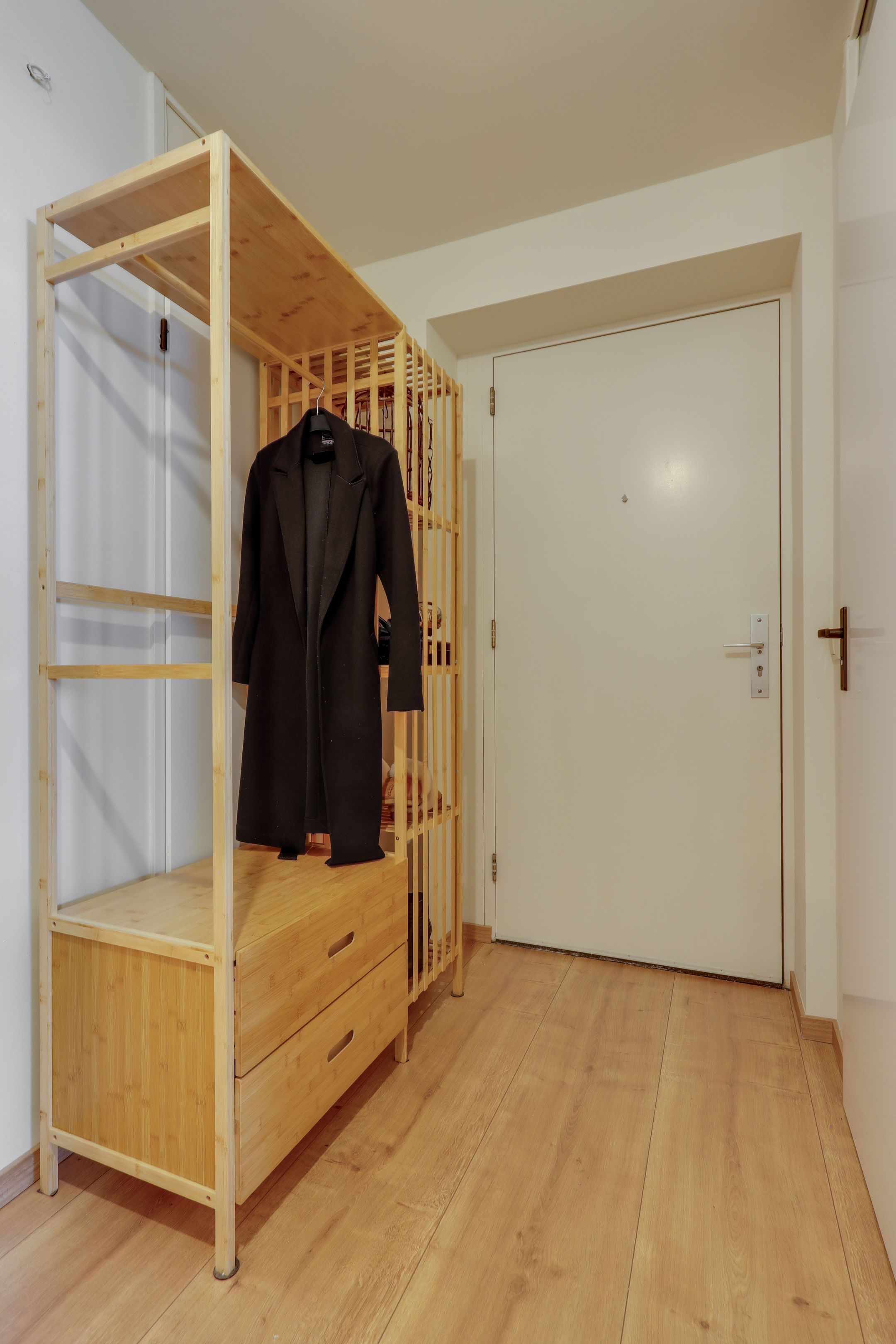Light and Fully Renovated Apartment with Two Balconies in Hoofddorp Floriande West — 33
