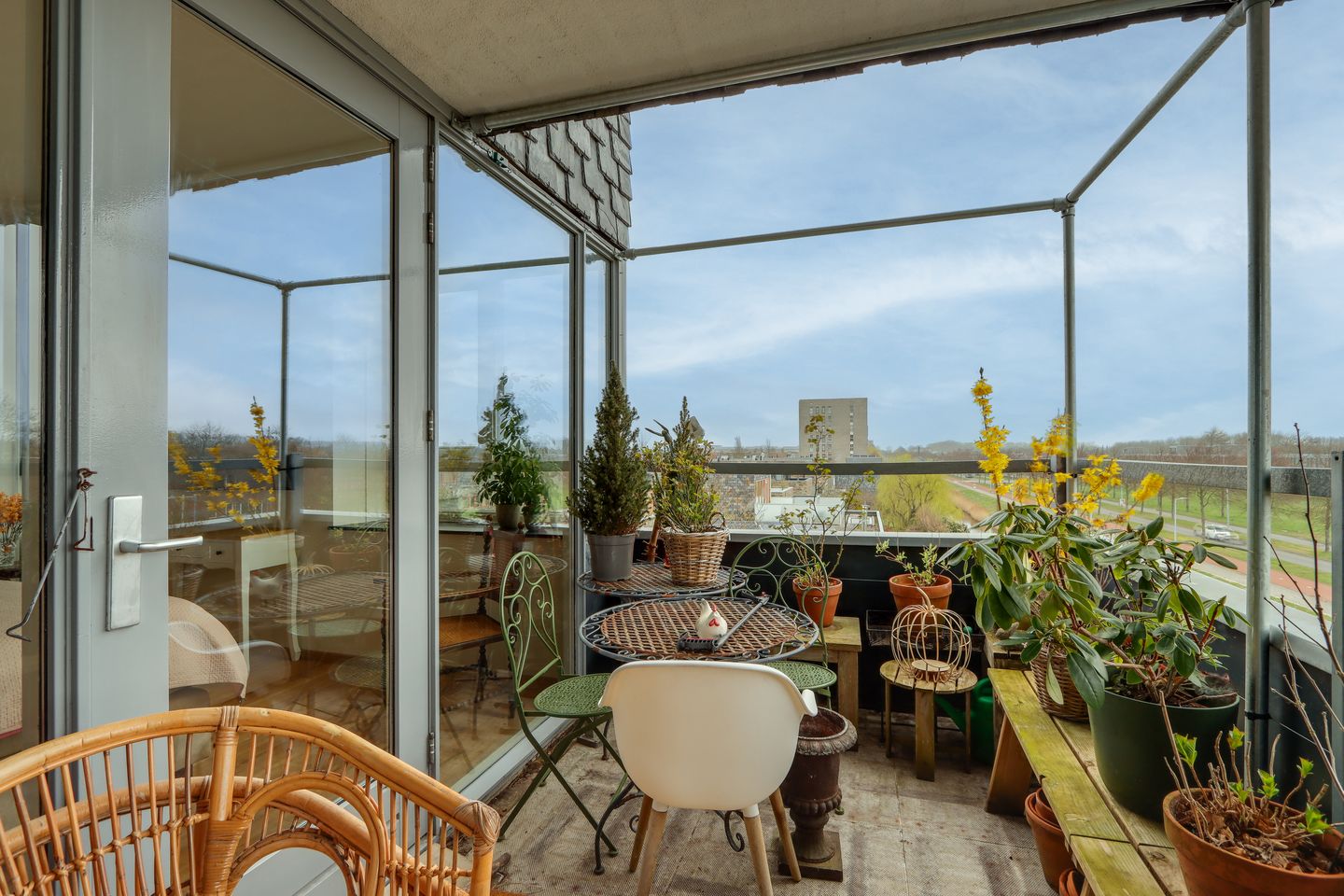 Light and Fully Renovated Apartment with Two Balconies in Hoofddorp Floriande West — 34