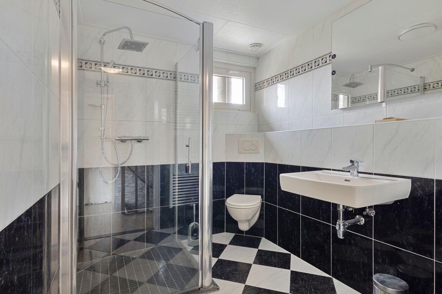 Photo 19 of Trompstraat 7