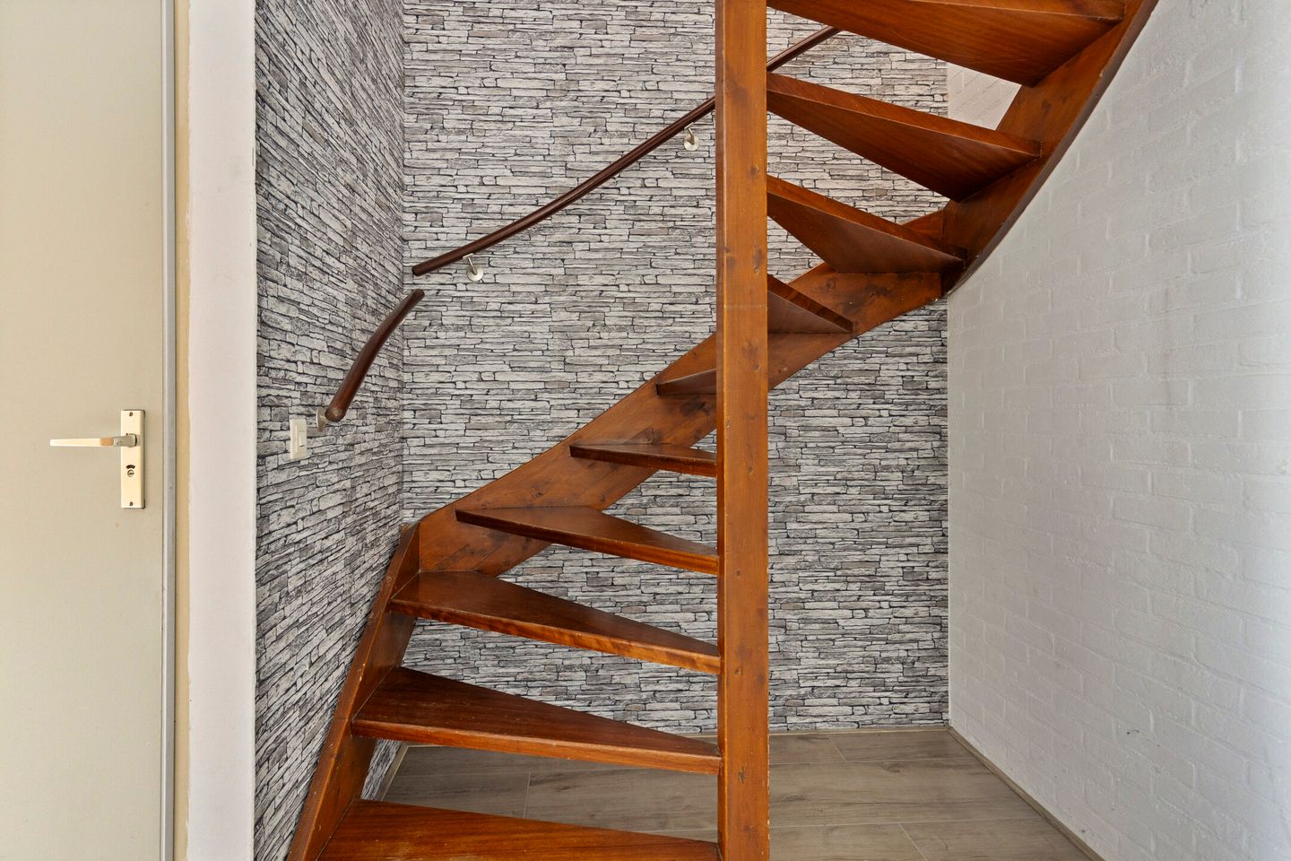 Photo 10 of Trompstraat 7