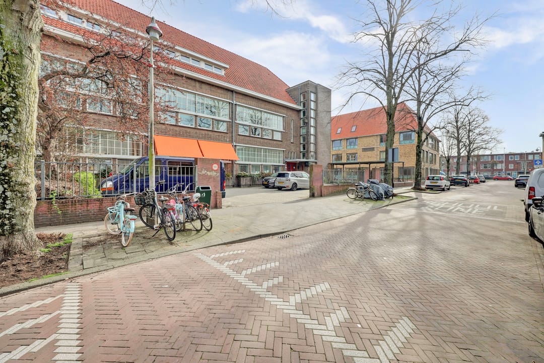 Foto 23 van Naarderstraat 155