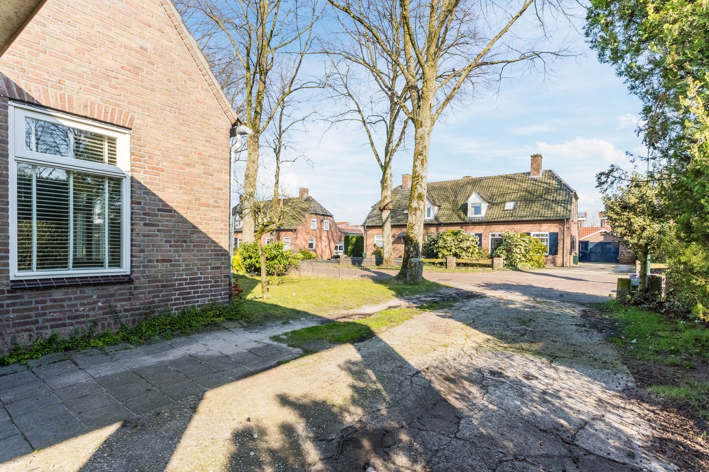 Semi-Detached Home with Garage and Renovation Potential in Zeeland — 40