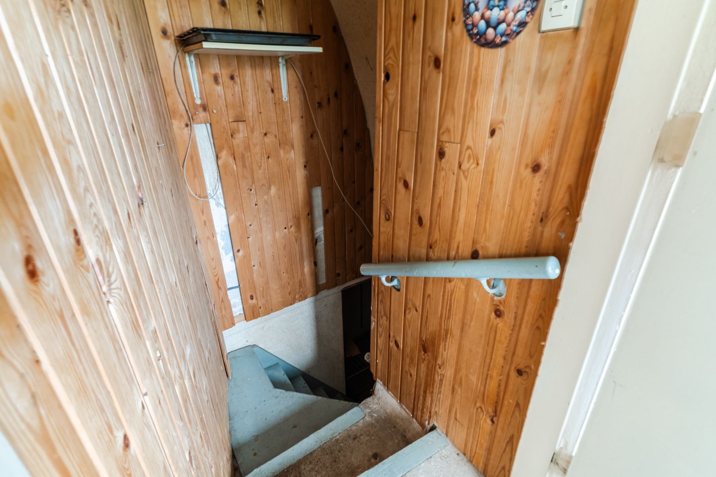 Semi-Detached Home with Garage and Renovation Potential in Zeeland — 18