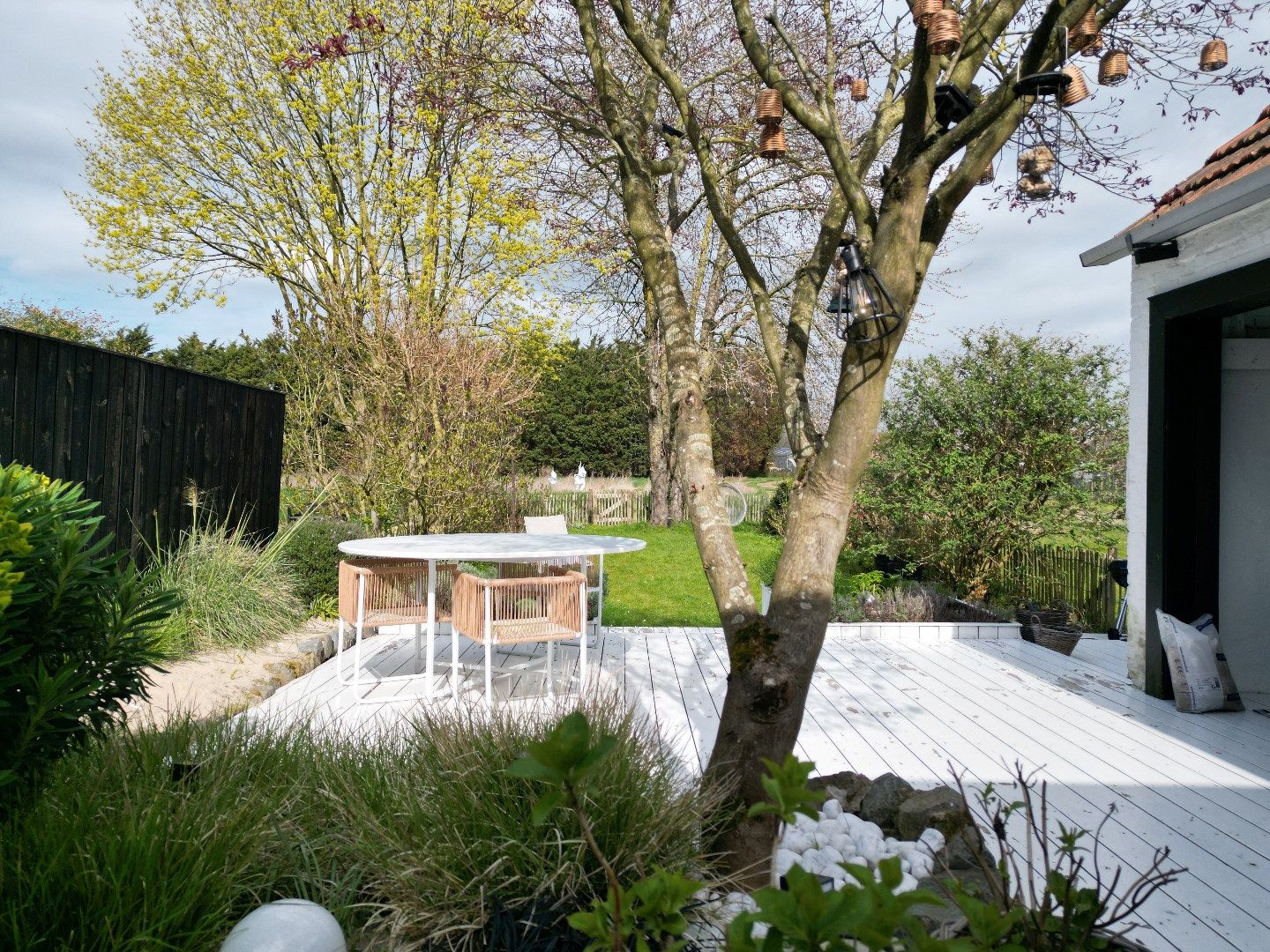 Renovated Terraced House Near the Coast with Field Views — 19