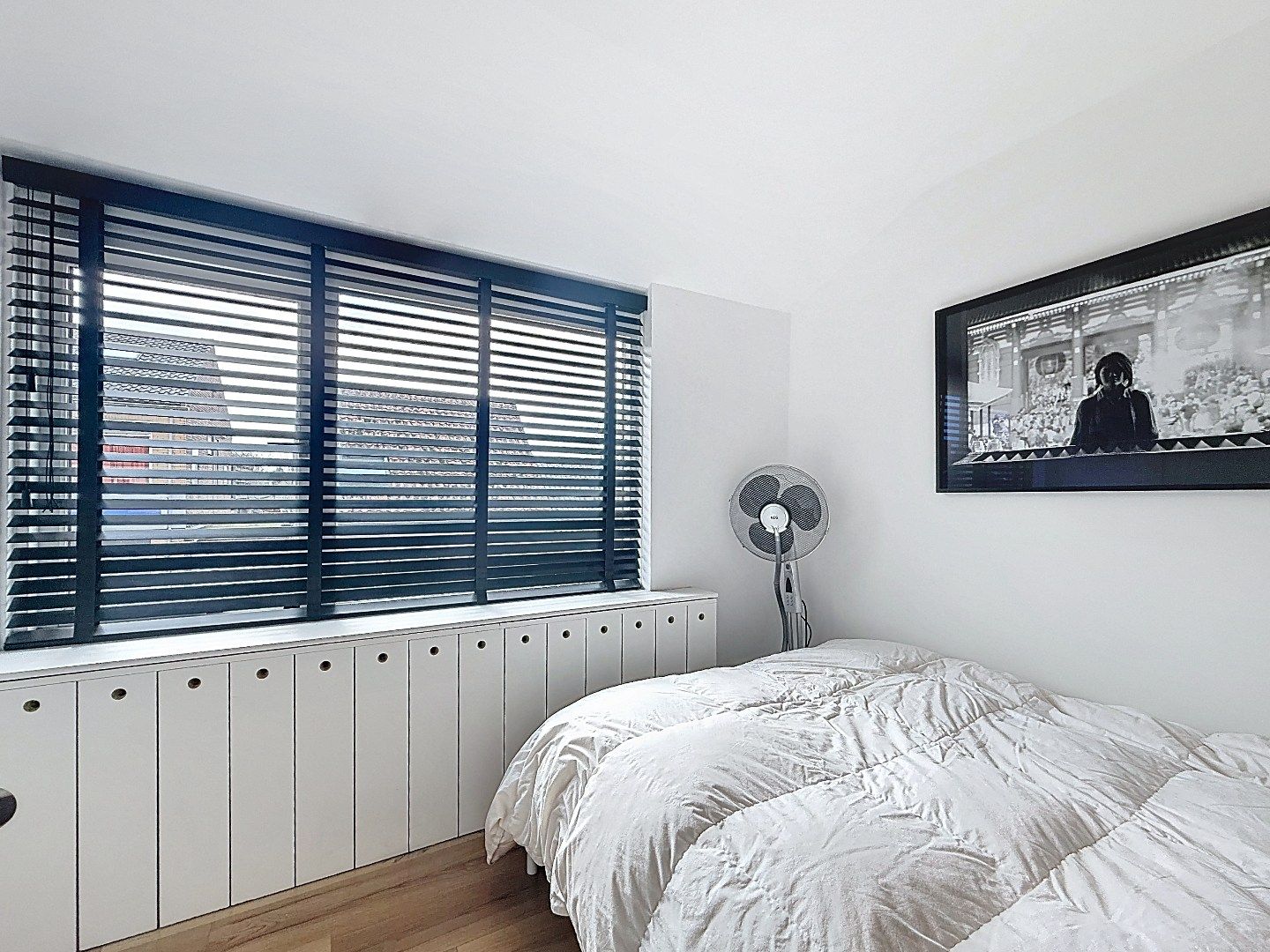 Renovated Terraced House Near the Coast with Field Views — 15
