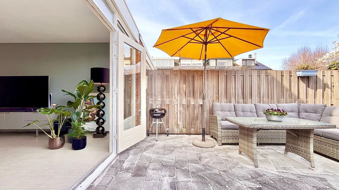 Well-maintained family home in peaceful Bijdorp with sunny garden — 22