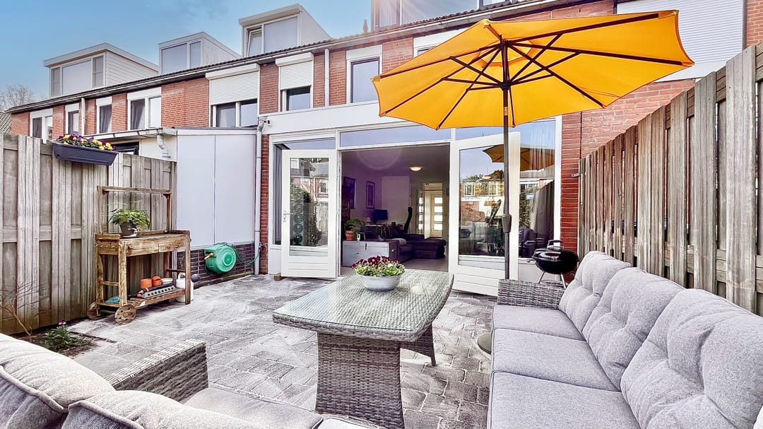 Well-maintained family home in peaceful Bijdorp with sunny garden — 23