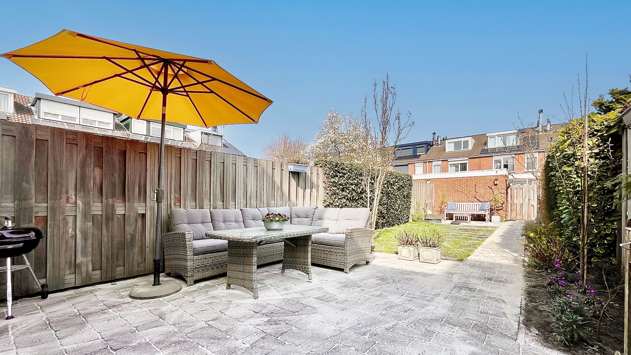 Well-maintained family home in peaceful Bijdorp with sunny garden — 24