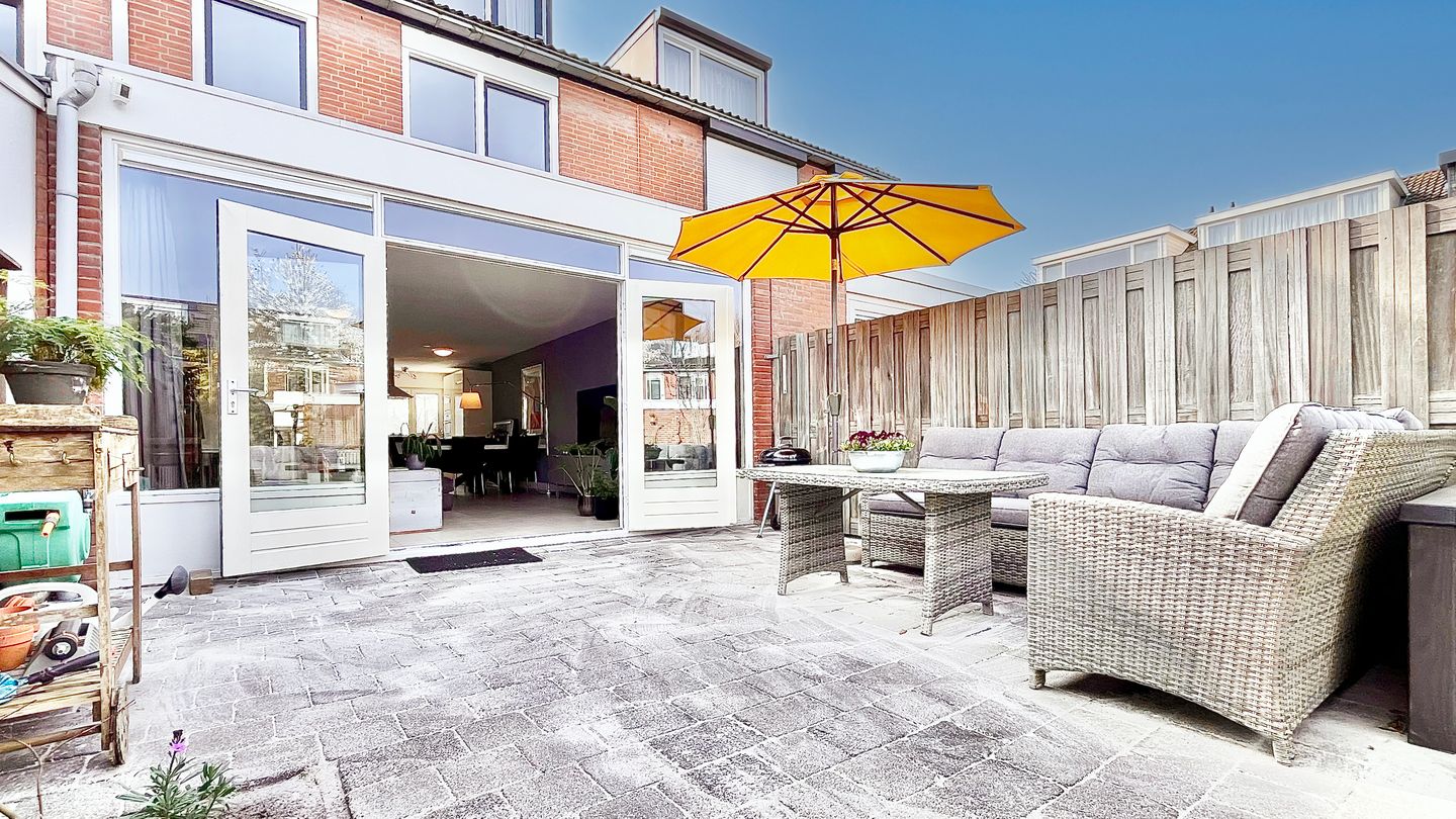 Well-maintained family home in peaceful Bijdorp with sunny garden — 25
