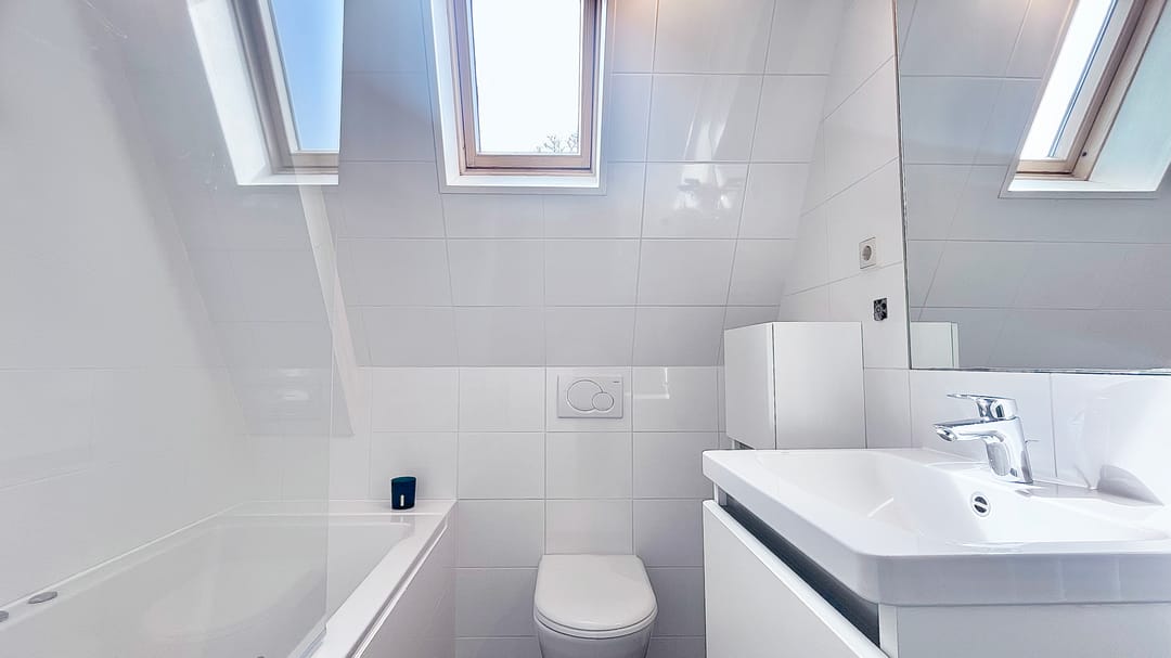 Well-maintained family home in peaceful Bijdorp with sunny garden — 41