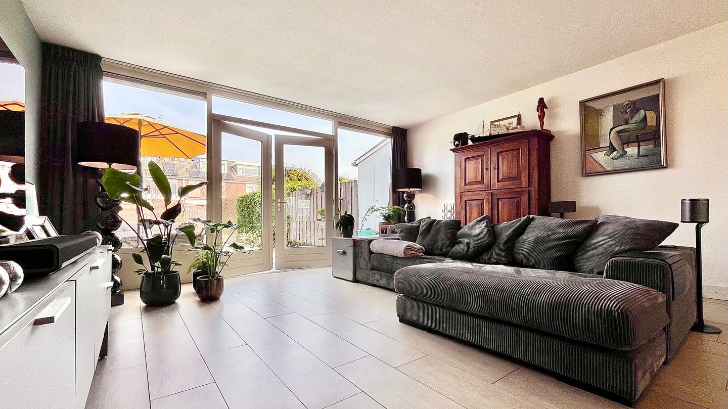 Well-maintained family home in peaceful Bijdorp with sunny garden — 19