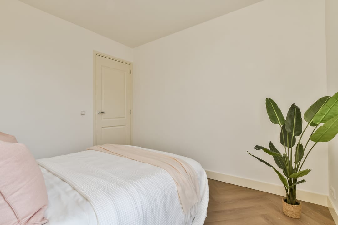 Bright Corner Apartment with Sarphatipark Views in De Pijp — 17