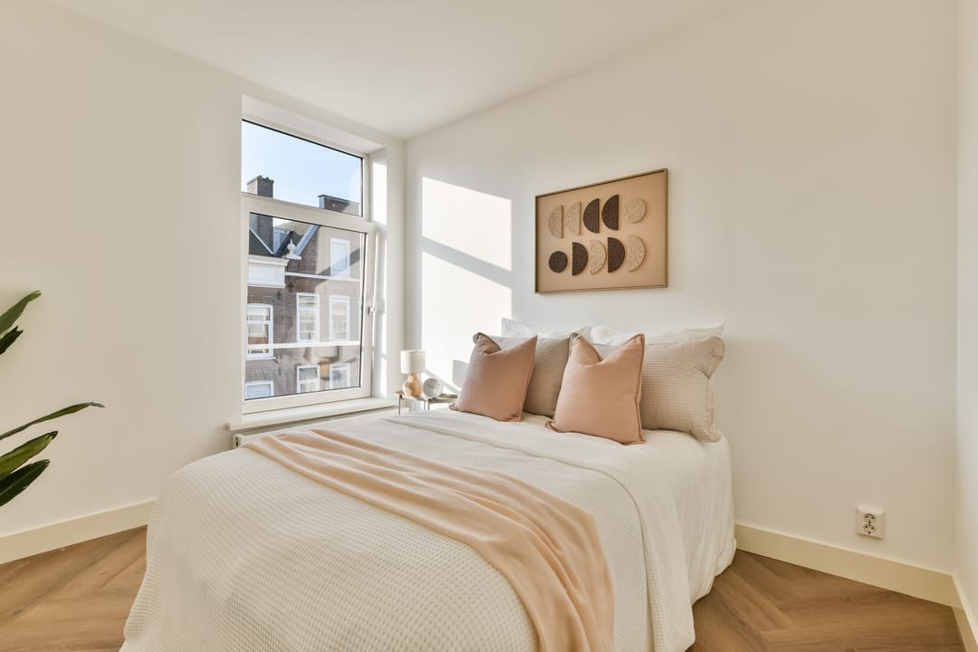 Bright Corner Apartment with Sarphatipark Views in De Pijp — 16