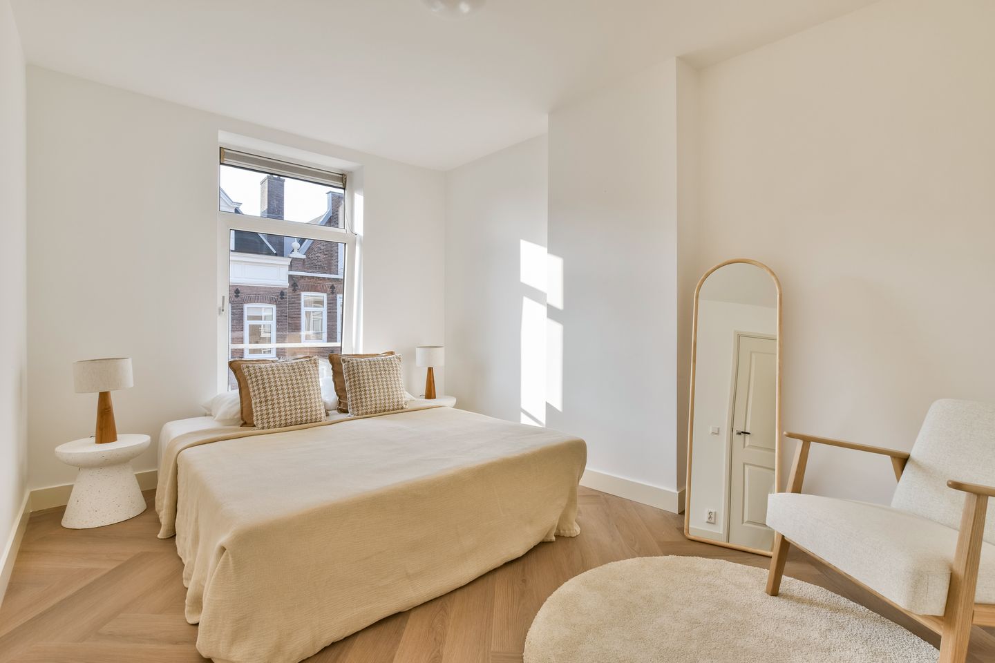 Bright Corner Apartment with Sarphatipark Views in De Pijp — 20