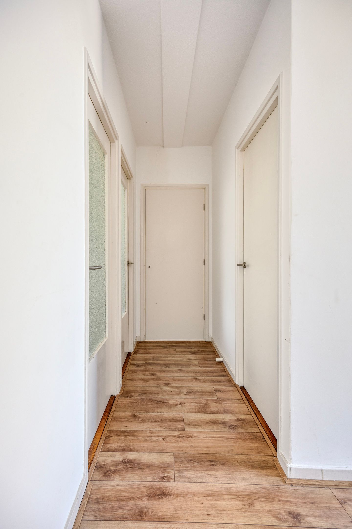 Spacious Three-Bedroom Apartment in Vibrant Utrecht Neighborhood — 17