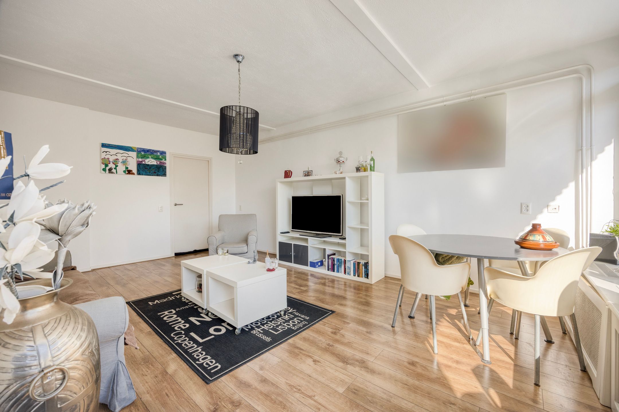 Spacious Three-Bedroom Apartment in Vibrant Utrecht Neighborhood — 12