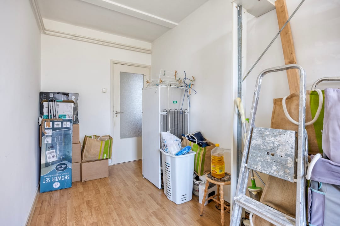 Spacious Three-Bedroom Apartment in Vibrant Utrecht Neighborhood — 21