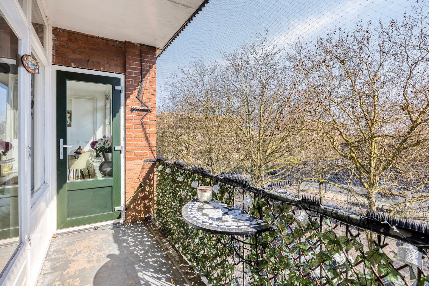 Spacious Three-Bedroom Apartment in Vibrant Utrecht Neighborhood — 24