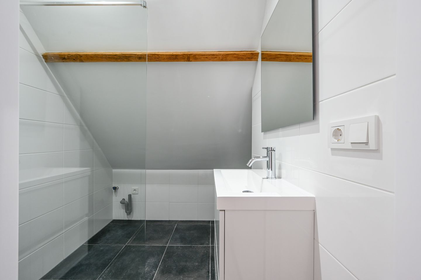 Modernized Double Upper Apartment with 3 Bedrooms near Juliana Park — 27
