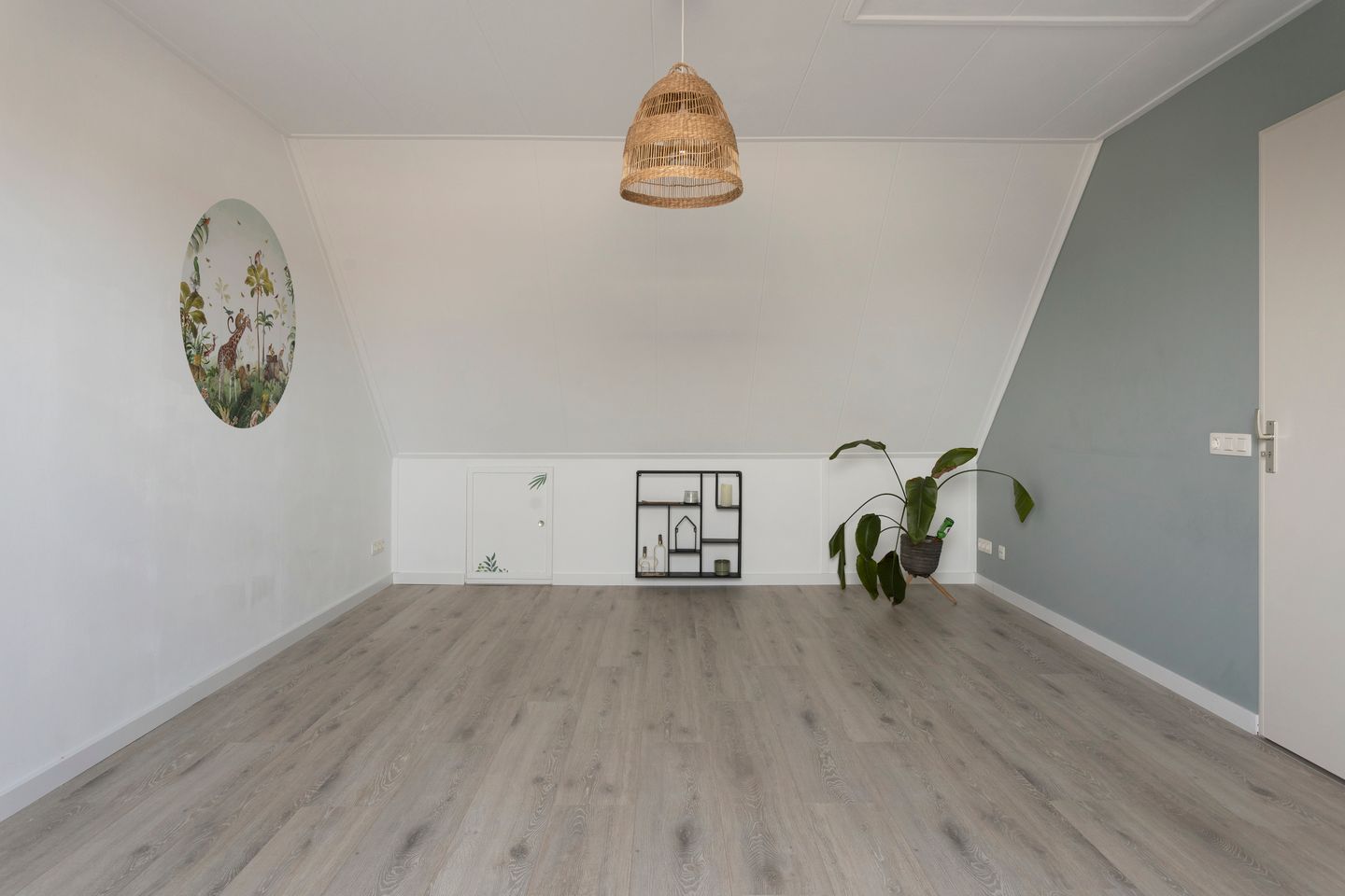 Energy-efficient move-in ready semi-detached home with garage and sunny garden in Othene — 23