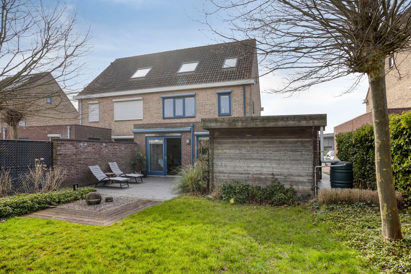 Energy-efficient move-in ready semi-detached home with garage and sunny garden in Othene — 27