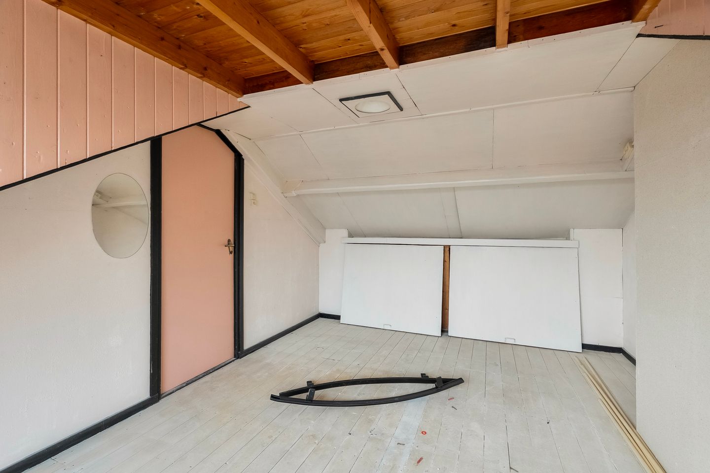 Spacious Renovated Corner House with Extensions in Nieuw-Beijerland — 24