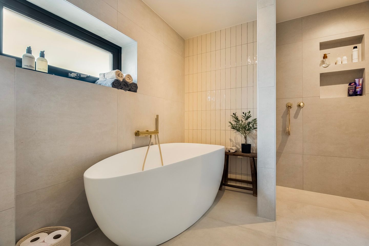 Spacious Renovated Corner House with Extensions in Nieuw-Beijerland — 18