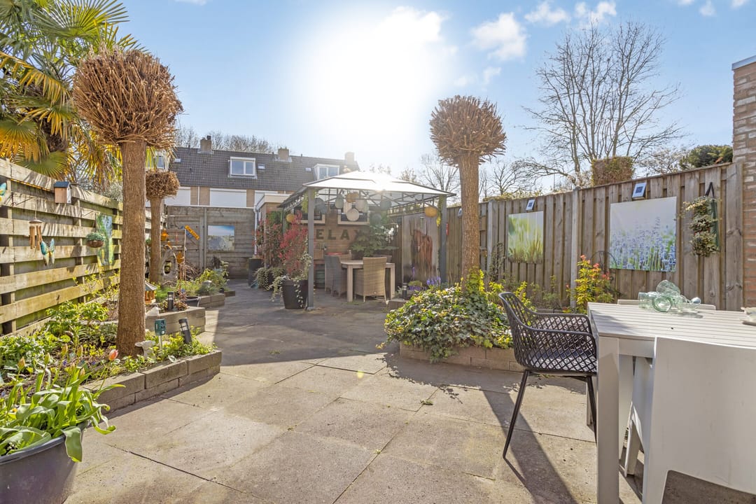 Foto 2 van van Nesstraat 4